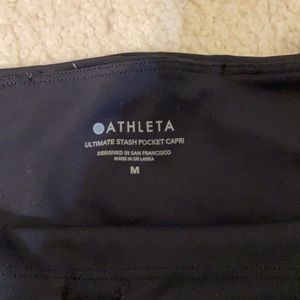 Athleta ultimate stash pocket Capri